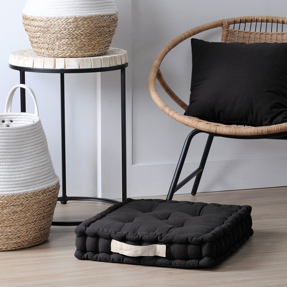 Thick cotton floor cushion 44 cm - Black