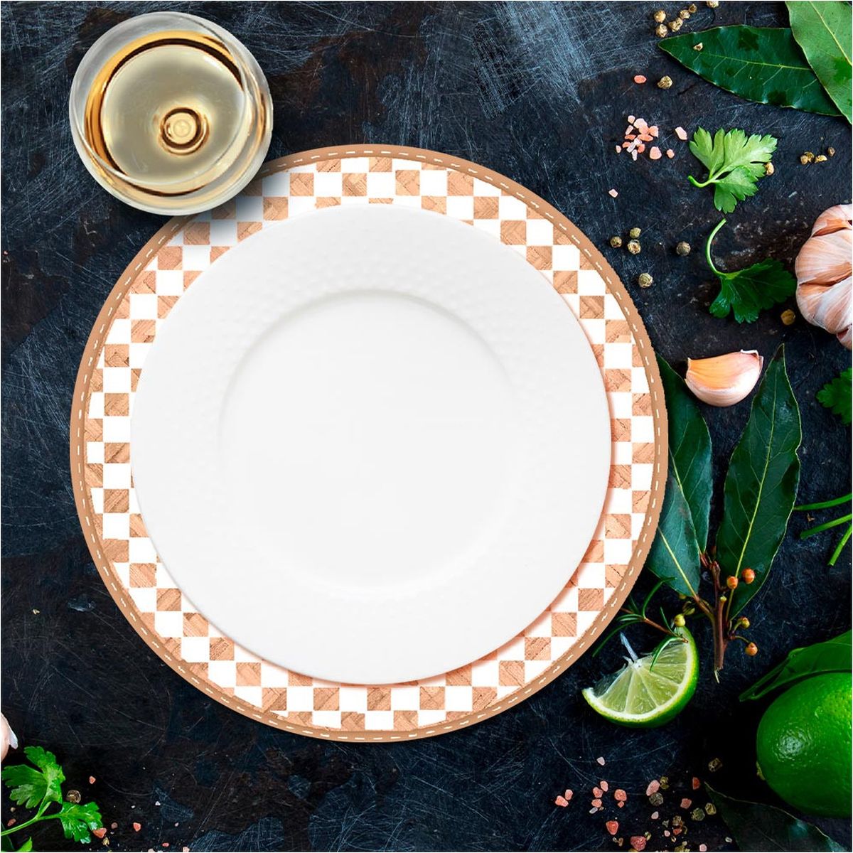 Round beige and white woven bamboo leaf placemat - 38 cm