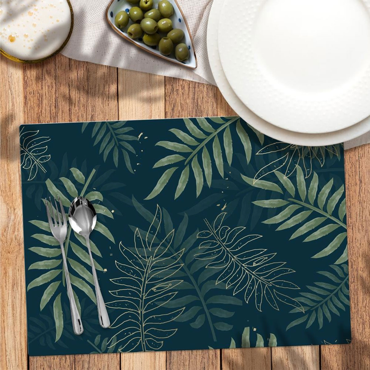 Green and gold foliage placemat